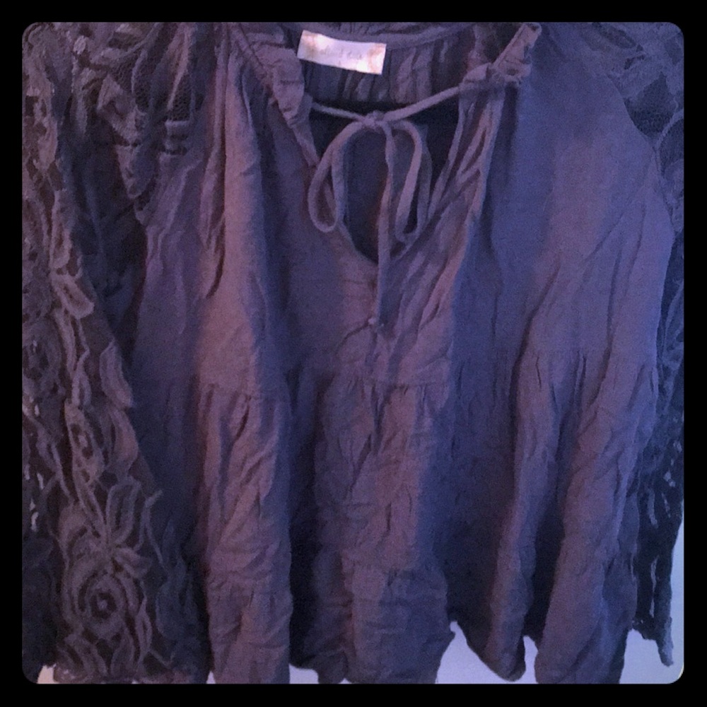 Beautiful Laced sleeved blouse!